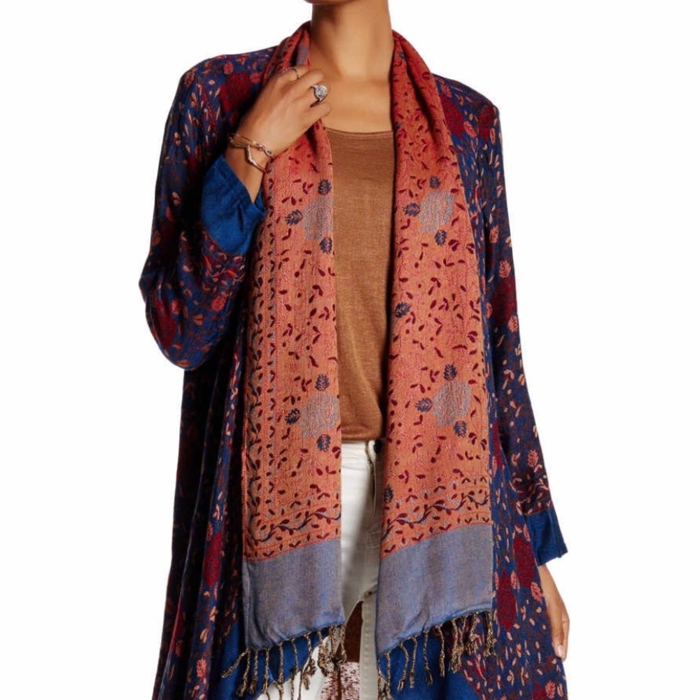 Nostalgia Open Jacket in Blue - Picture 2 of 3
